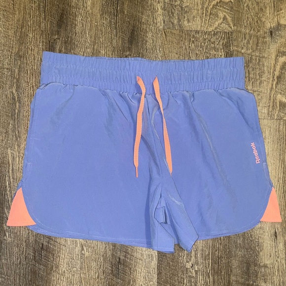 Reebok Pants - Reebok Shorts Sz L w/ Drawstring and Pockets